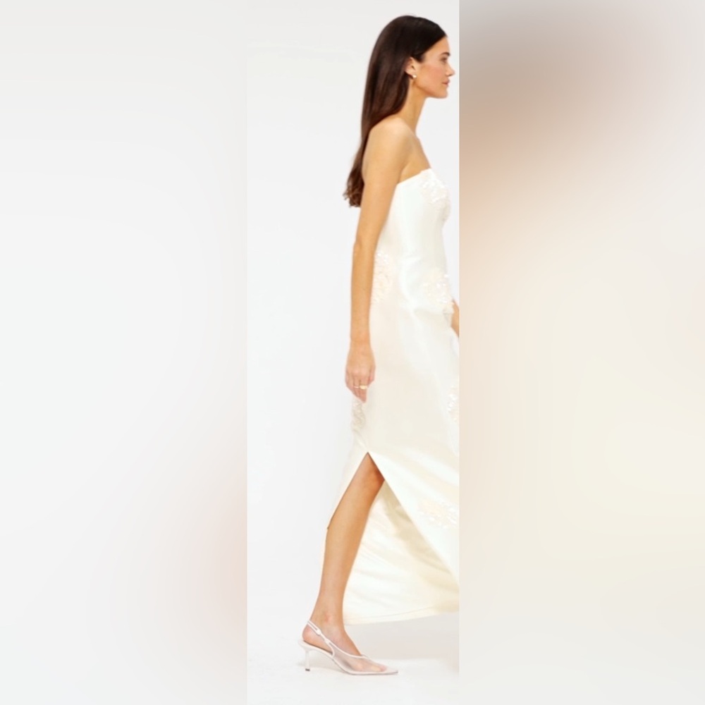 LEO LIN
Rayna
Embellished Bustier Maxi Dress 12 - Picture 6 of 8